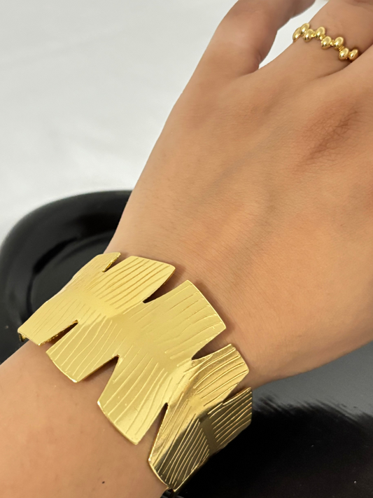Luxe Palm Cuff
