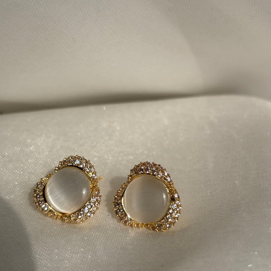 Mani Stud earrings