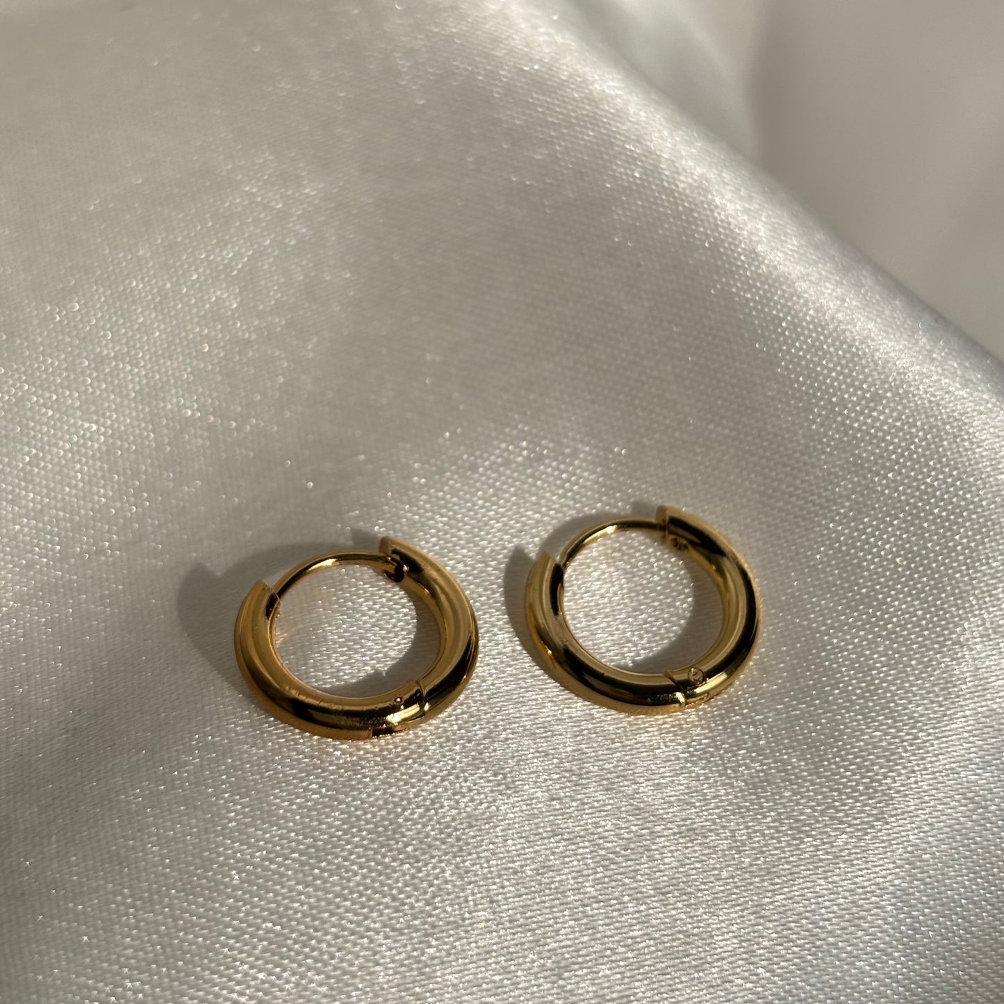 Kiran Hoop earrings