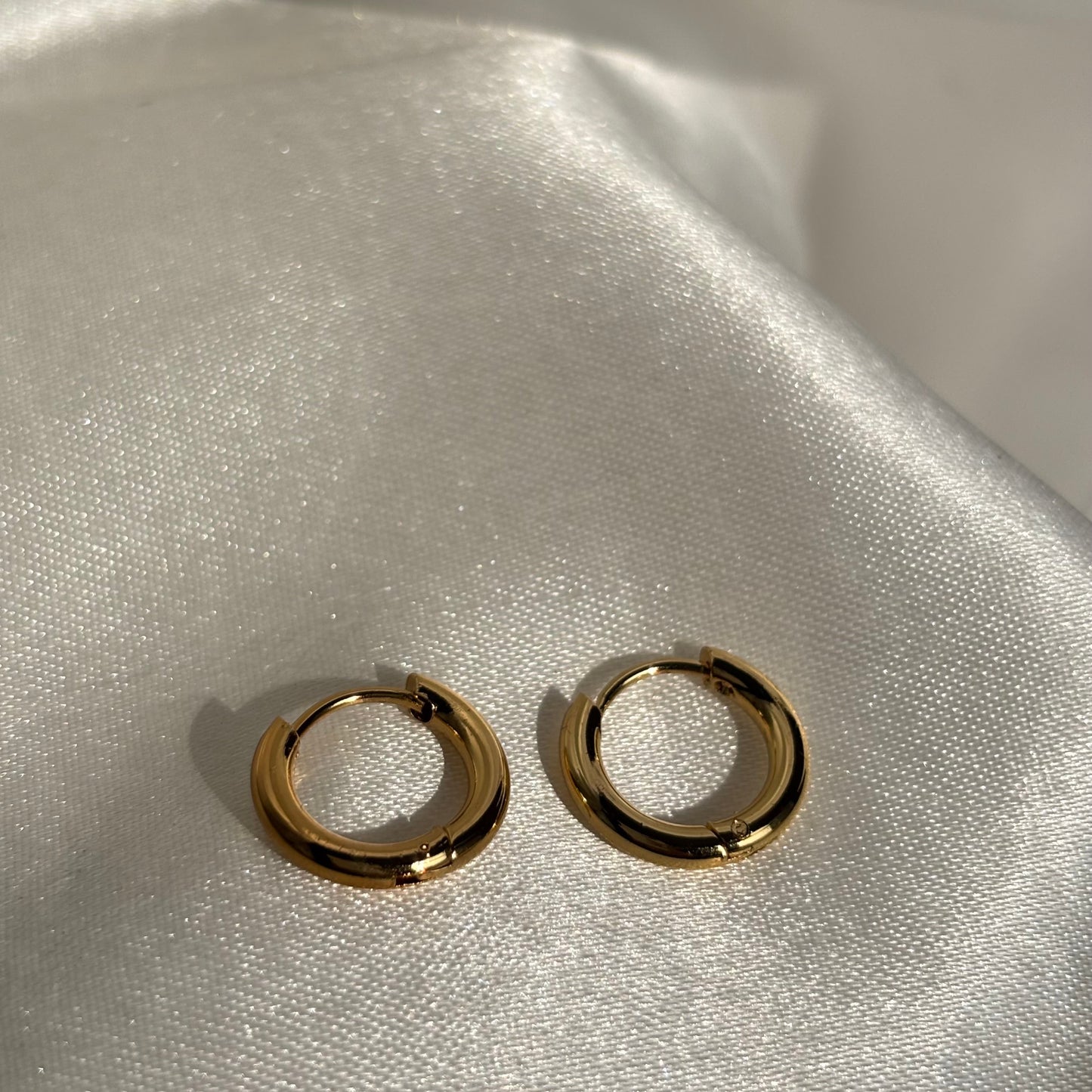 Kiran Hoop earrings